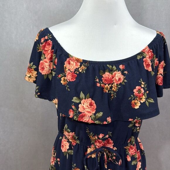 Floral Off-Shoulder Romper - Picture 2 of 6